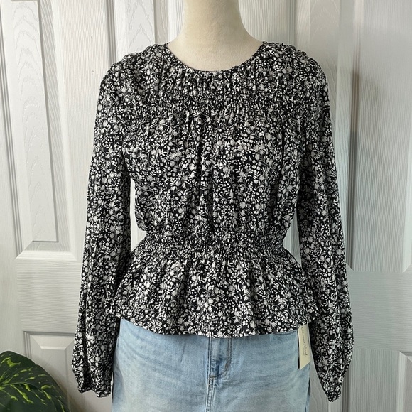 Universal Thread - Women's Long Sleeve Peplum Blouse - Picture 2 of 12